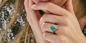 La bague de fiançailles 2022 se veut colorée !