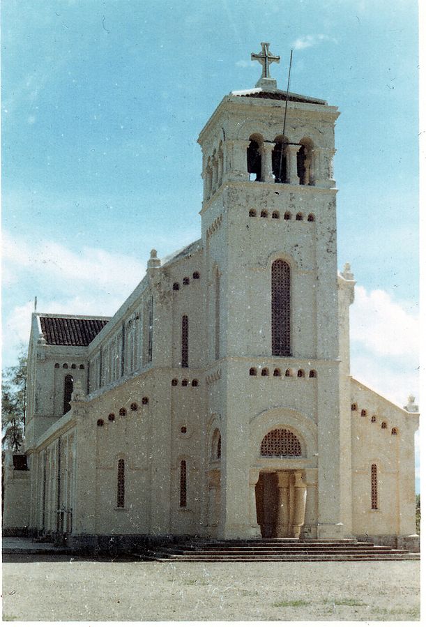 Le jour où Jean Paul II a ordonné à des communistes de reconstruire un sanctuaire La_Vang_Church_Built_1928_Destroyed_1972_September_1967
