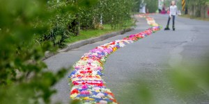 Des villages polonais se tapissent de fleurs pour la Fête-Dieu