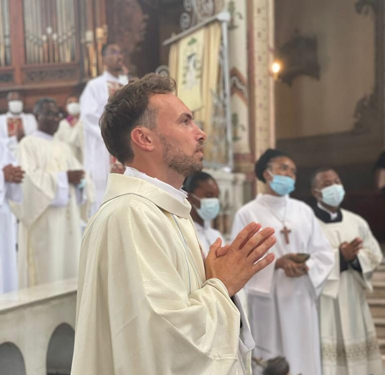 ordination-Rebeccai-e1655129071510.jpeg