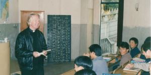 Des États-Unis à la Chine communiste, les incroyables tribulations du père Lawrence