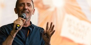 Quand Gad Elmaleh assure le show… à Paray-le-Monial