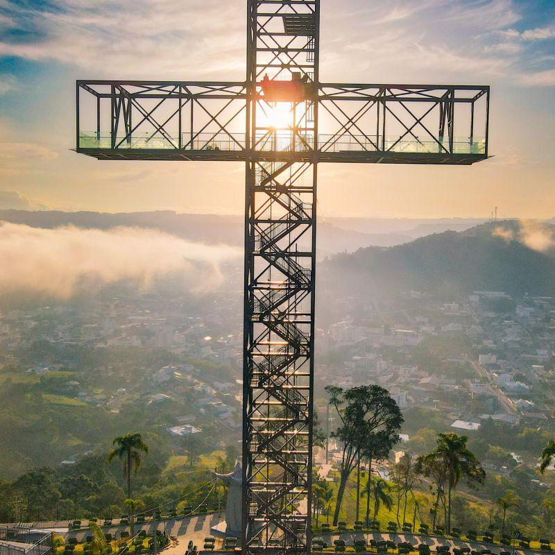 40 mètres de haut et 300 tonnes, une monumentale Vierge de Lourdes construite au Brésil Nossa-Senhora-Lourdes-6-