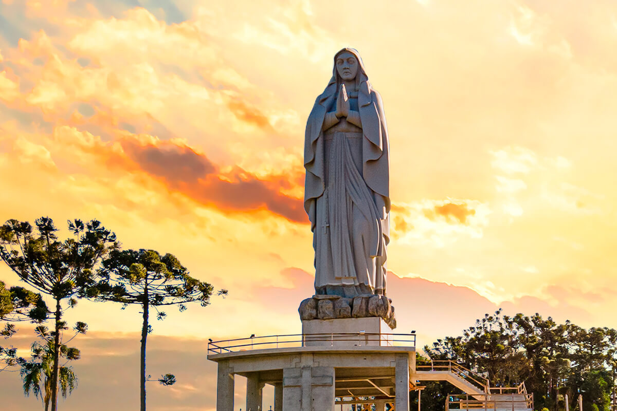 40 mètres de haut et 300 tonnes, une monumentale Vierge de Lourdes construite au Brésil Nossa-Senhora-de-Lourdes-