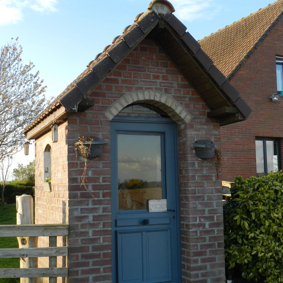 Chapelle de village à Herzeele