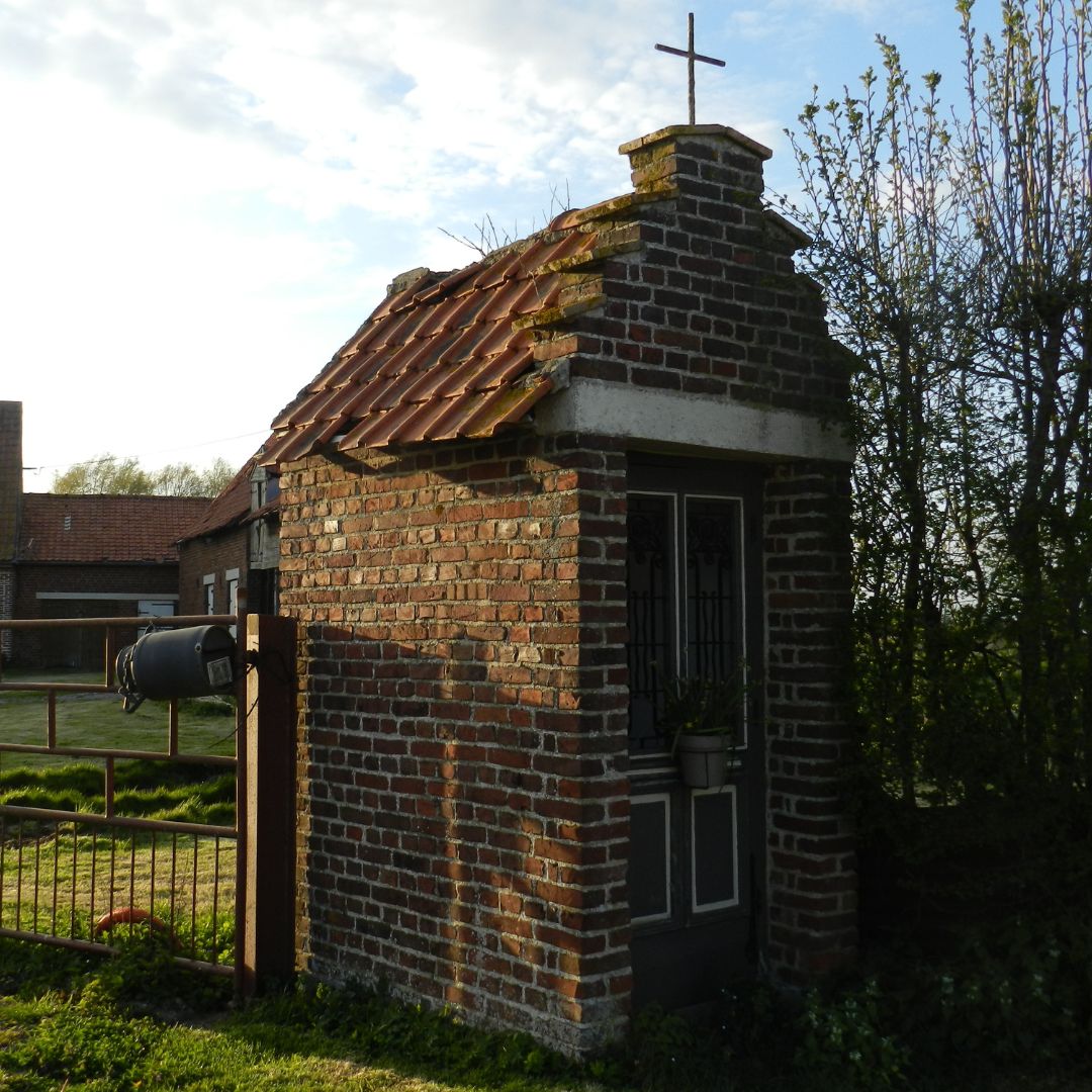Chapelle de village à Herzeele