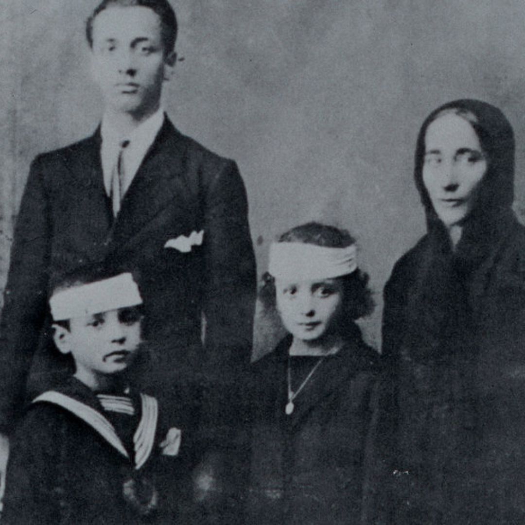 Des photos de jeunesse de mère Teresa qui montrent une sainte en devenir