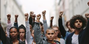Wokisme, populisme… : quand les idées reçues se défont discrètement