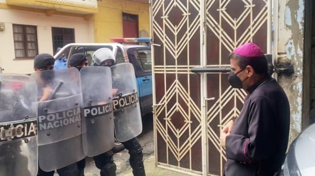 Nicaragua : une Église persécutée WEB-MONS-ALVAREZ-NICARAGUA-POLICE-06-Diocesis-de-Matagalpa