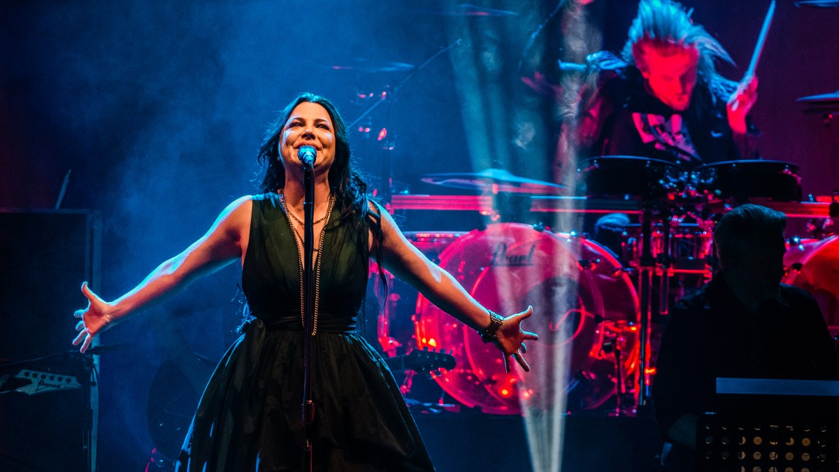 EVANESCENCE-shutterstock_1055374412.jpg