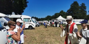 Ils font bénir leurs camping-cars