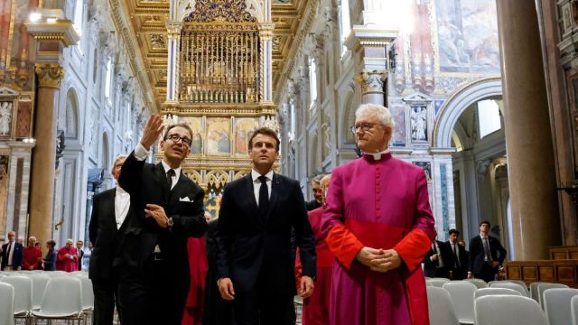 Emmanuel Macron demande de prier pour lui et pour les dirigeants du monde EMMANUEL-MACRON-LATRAN-AFP-