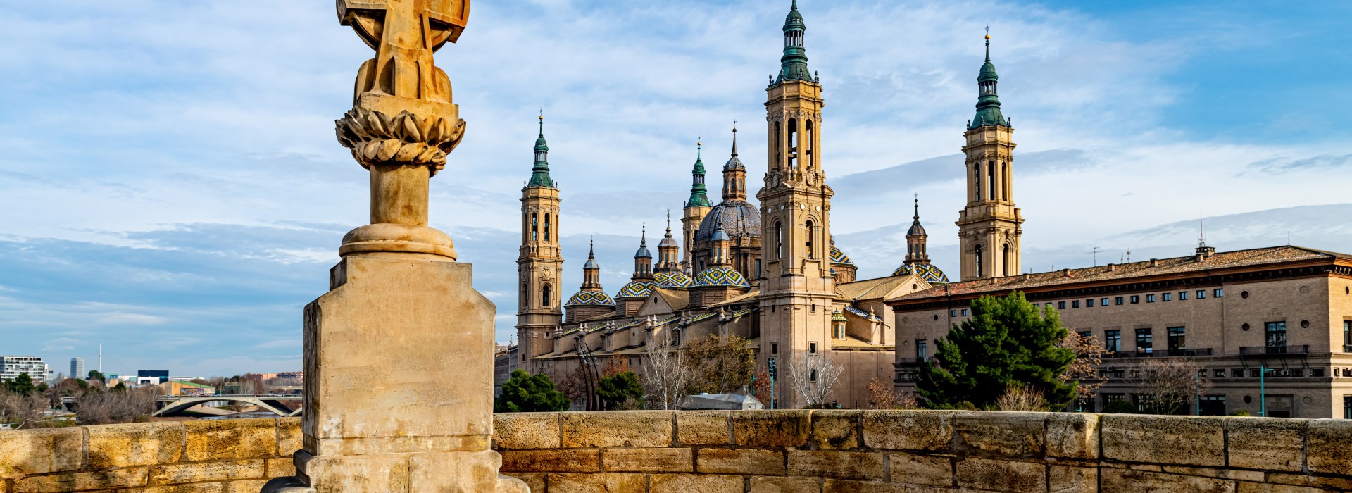 NOTRE-DAME-DU-PILIER-SARAGOSSE-shutterstock_1903186000.jpg
