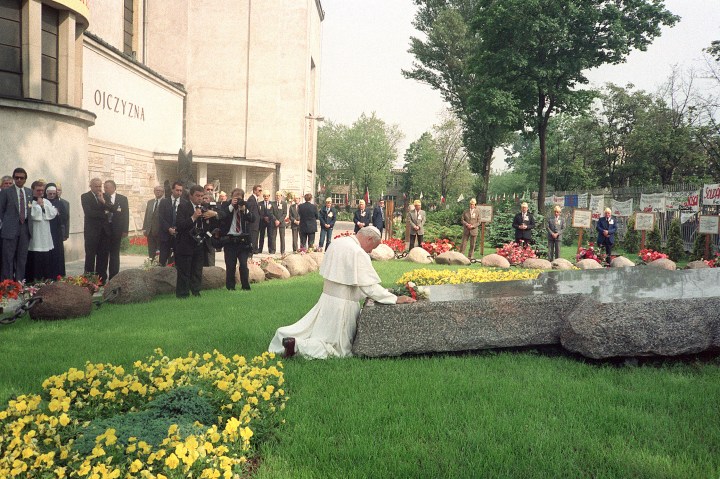 Jerzy Popieluszko tombe Jean Paul II
