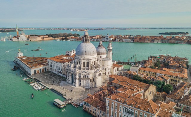 La basilique della Salute, gardienne de Venise depuis 335 ans BASILIQUE-VENISE-shutterstock_1055755679
