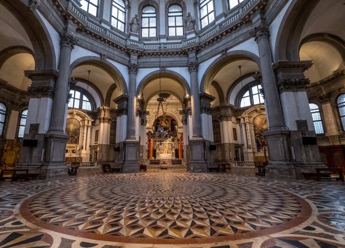 La basilique della Salute, gardienne de Venise depuis 335 ans Basilique-della-salute-shutterstock_1034549470