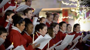 chanson-de-noel-shutterstock_233925166.jpg