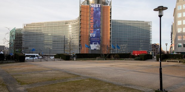 Le Parlement européen accueille une crèche pour la première fois Parlement-Europeen-shutterstock_1900556971