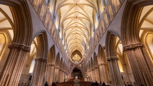 Wells-cathedral-shutterstock_2109586022.jpg