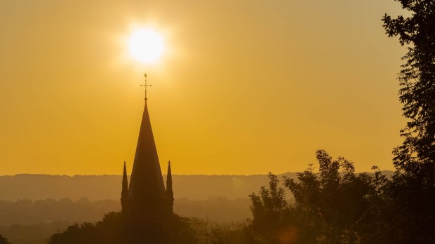 Eglise-shutterstock_2225028281