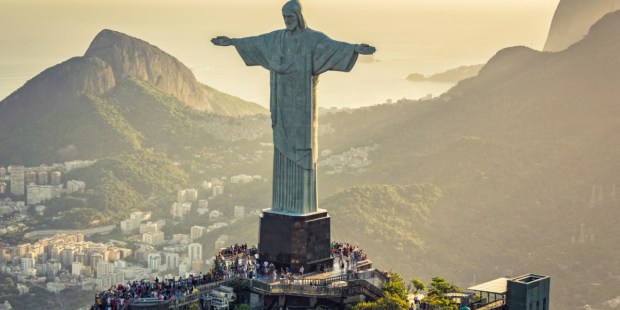 L’amour du Brésil pour les statues géantes