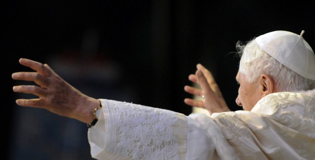 pape - Décès du Pape émérite Benoit XVI Pope-Benedict-XVI-Photo-By-Marcin-Mazur-34
