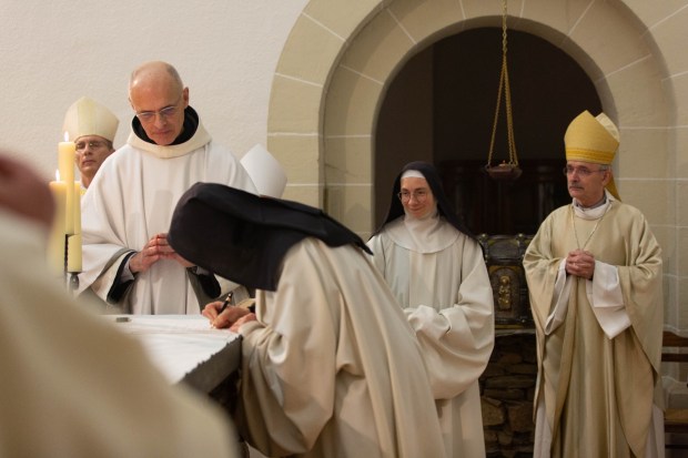 Signature_de_la_Charte_de_Fondation