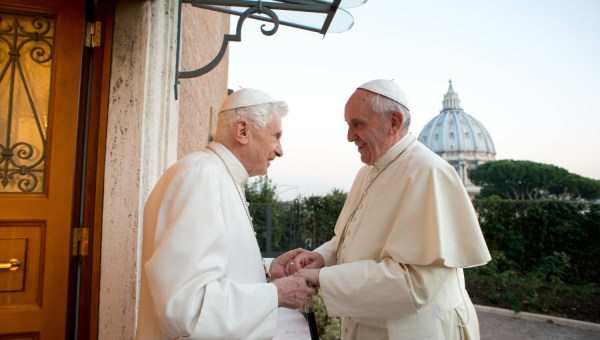 Corner Item Image - Benoît XVI et François, une “cohabitation” historique