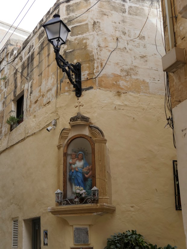 the-island-of-Malta-is-dotted-with-niches-with-statues-of-the-Virgin-Jesus-and-saints