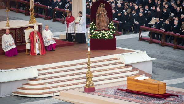 Corner Item Image - Comment vont se dérouler les funérailles du pape François ?