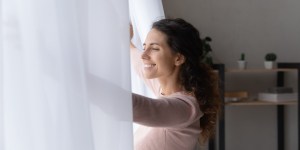 [VIDÉO] Une belle prière pour offrir sa journée à Dieu
