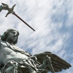 Saint Michel est-il l’ange gardien de la France ?