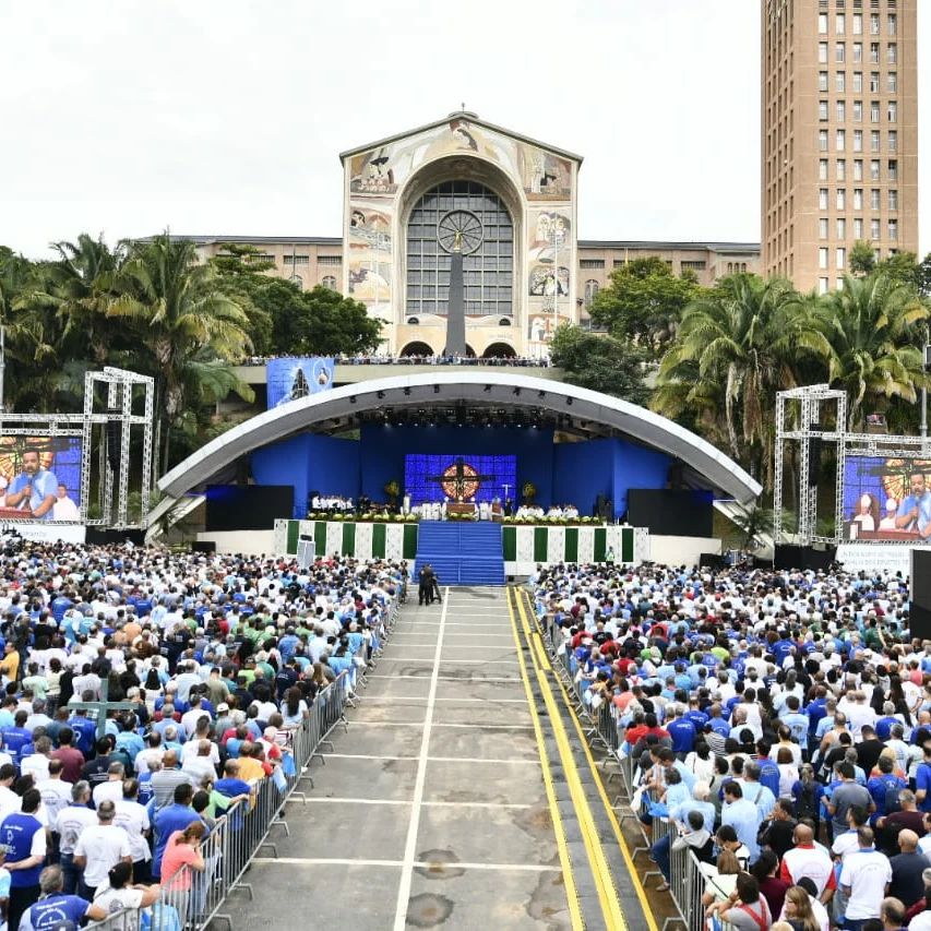 Brésil : 70.000 hommes réunis pour prier le Rosaire Chapelet-des-hommes