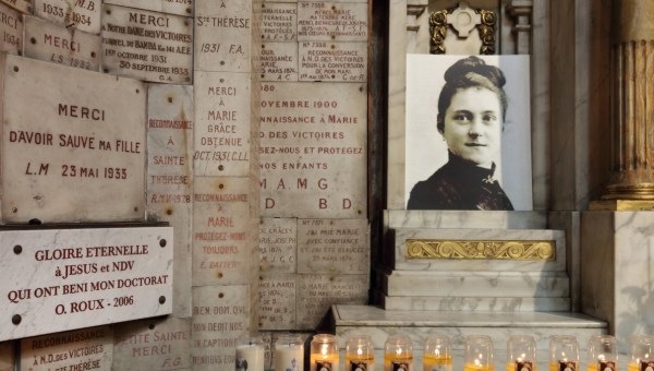 Corner Item Image - Toutes ces fois où Thérèse de Lisieux a veillé sur la France