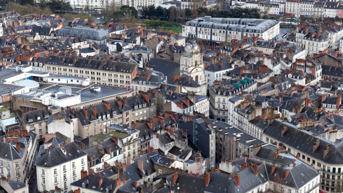 NANTES-QUARTIER-BOUFFAY-shutterstock_1824266156.jpg