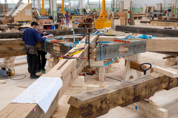 Notre-Dame de Paris : coup d’envoi de la construction de la flèche