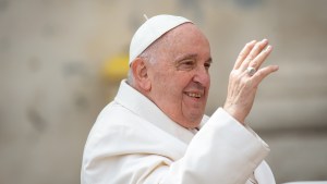 Pope-Francis-Blesses-faithful-at-the-end-of-his-weekly-general-Audience-March-29-2023