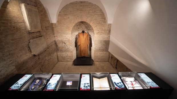 The Memorial of the New Martyrs of the 20th and 21st centuries - Basilica of San Bartolomeo all'Isola