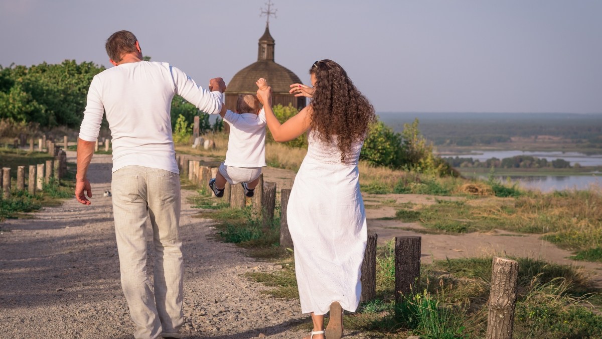 famille-eglise_1337925683