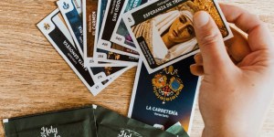 Mieux que les images Panini, les « cartes saintes » !