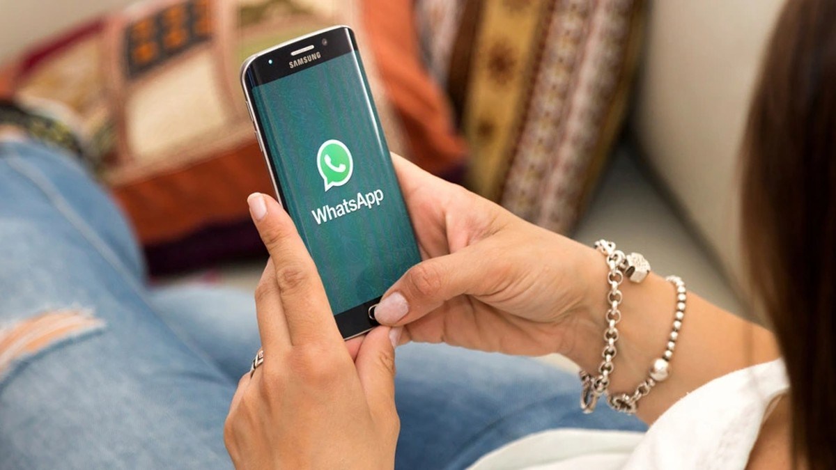 web3-woman-whatsapp-cell-shutterstock.jpg