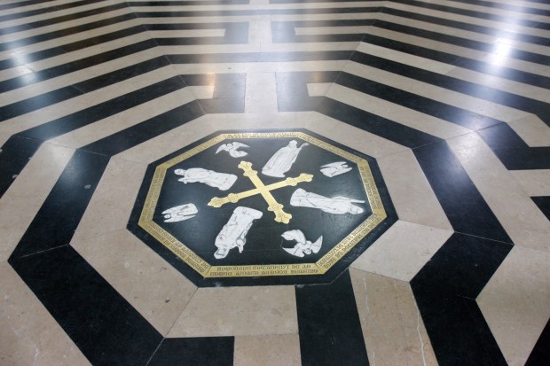 Les labyrinthes des églises de France