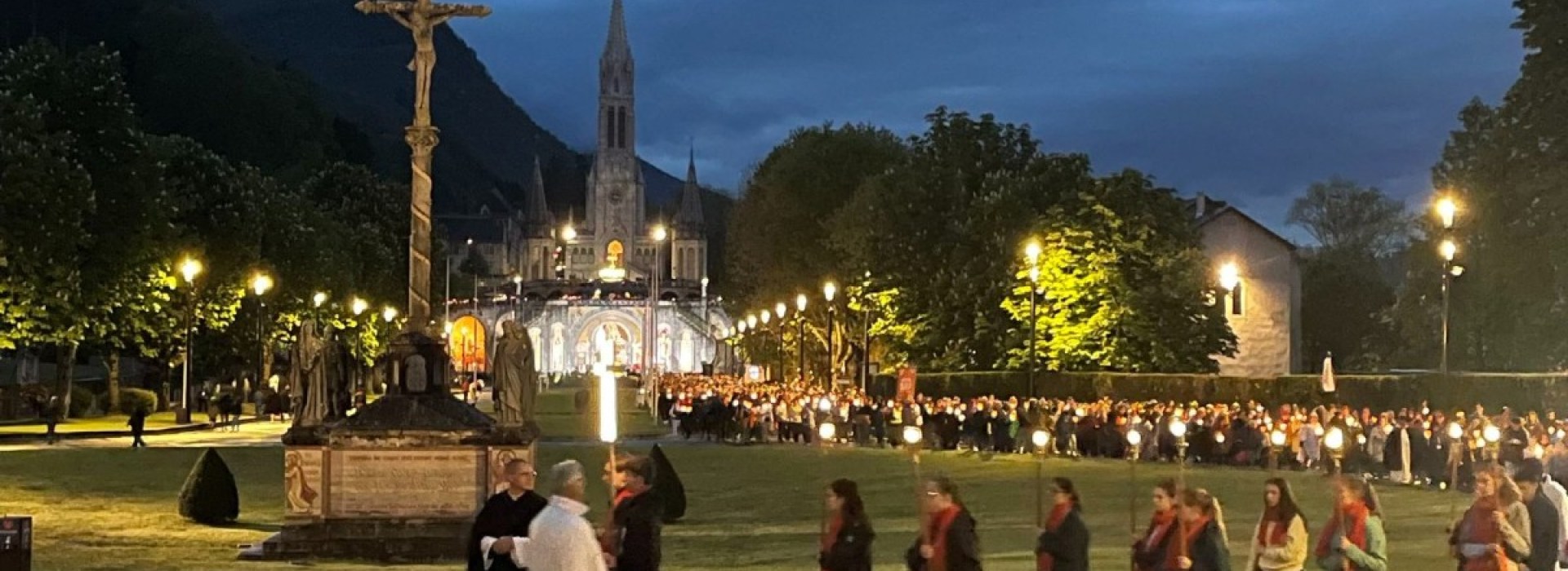 UNE-FRAT-LOURDES.jpg