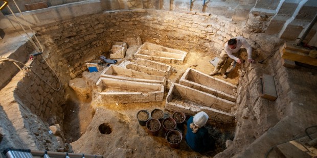 D’incroyables découvertes archéologiques sous la basilique Saint-Denis