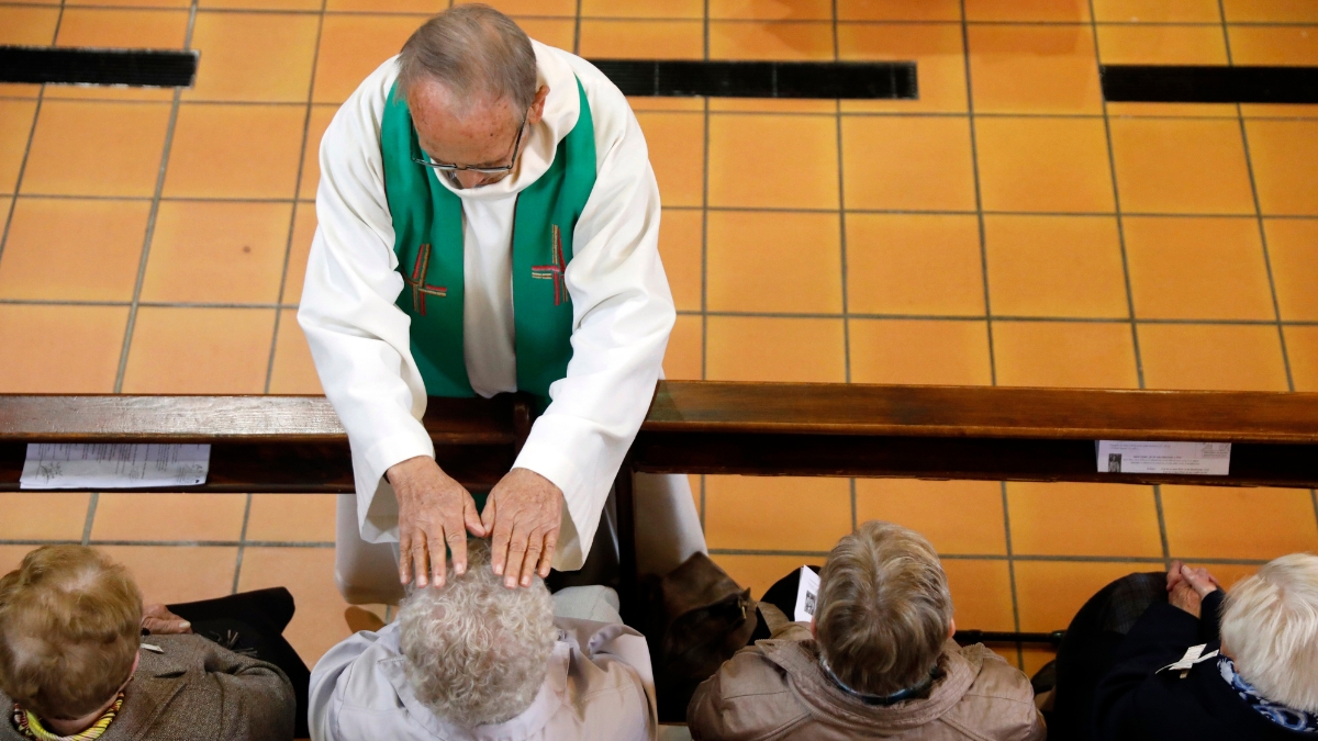 Différence Entre Sacrement Des Malades Et Extrême-onction Sacrement des malades ou extrême-onction : quelle différence