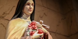 Le jour où François Mitterrand détourna les reliques de Sainte Thérèse&#8230;