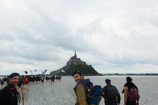 Traversée de la baie du Mont Saint Michel par les scouts