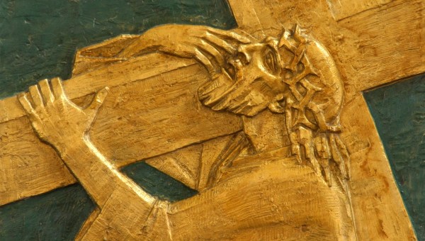 Jezus Chrystus niesie krzyż