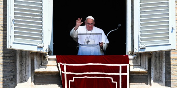 "J&eacute;sus a emmen&eacute; notre humanit&eacute; au Ciel", d&eacute;clare le Pape