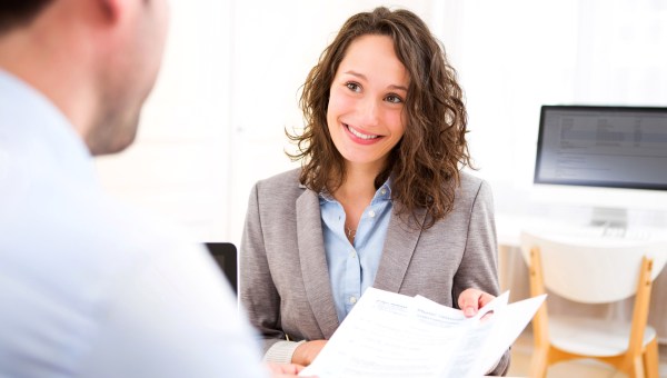 JOB-INTERVIEW-ENTRETIEN-EMBAUCHE-shutterstock_278585033-1.jpg
